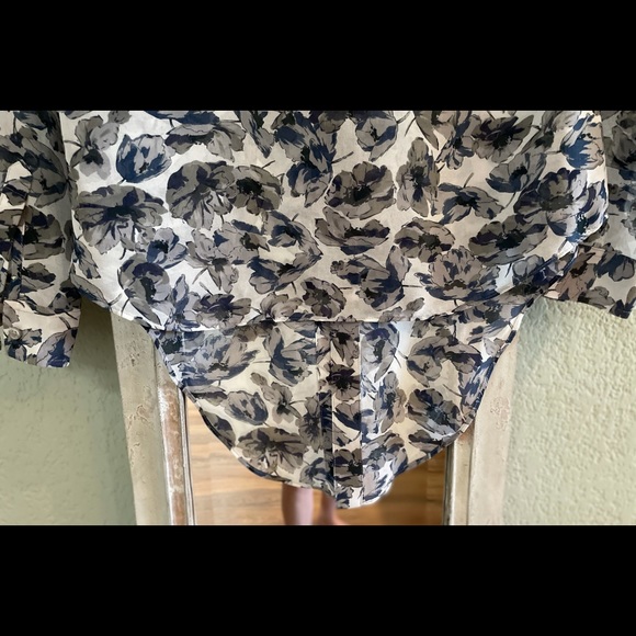DONATED - Floral Banana Republic Shirt - Picture 6 of 8